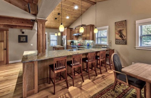Truckee House | Dog-Friendly Northstar Ski House 4Bed/3Bath