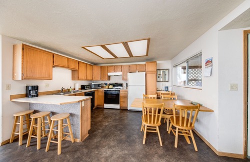 Gleneden Beach House | Dog-Friendly Oceanfront Home with Easy Beach Access & Large Deck - Walk to Park