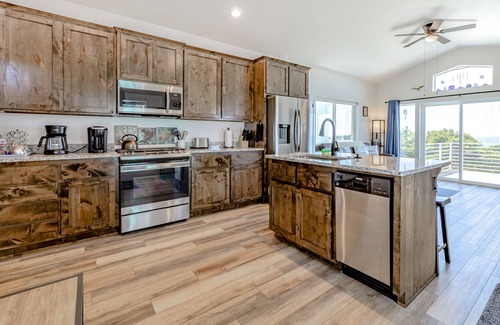 Gold Beach Cottage | Dog-friendly oceanside home w/WiFi, ocean views, private W/D, deck, & fireplace