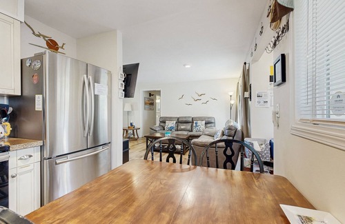 Gleneden Beach House | Dog-Friendly Oregon Coast Getaway with Private Hot Tub