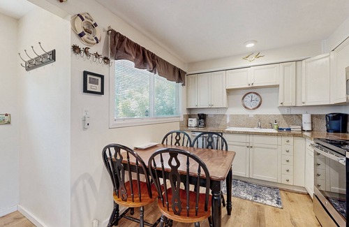 Gleneden Beach House | Dog-Friendly Oregon Coast Getaway with Private Hot Tub