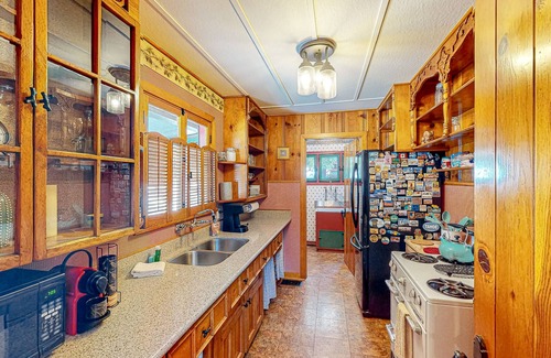 Idyllwild House | Dog-friendly quaint cabin with two-story deck, fireplace, W/D, & yoga studio