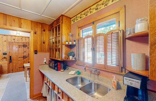 Idyllwild House | Dog-friendly quaint cabin with two-story deck, fireplace, W/D, & yoga studio
