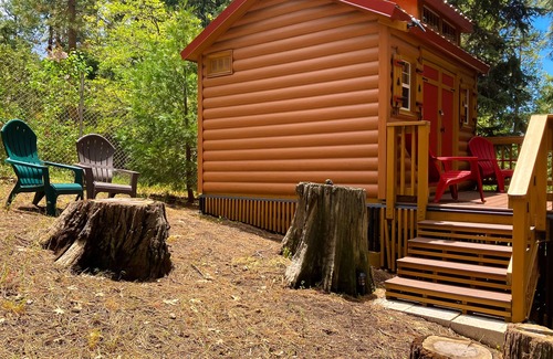 Idyllwild House | Dog-friendly quaint cabin with two-story deck, fireplace, W/D, & yoga studio