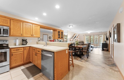 Hollister Condo | Dog-Friendly Quiet Cove Condo with Pool by RedAwning