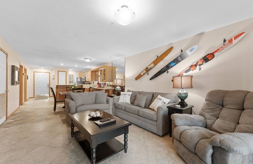 Hollister Condo | Dog-Friendly Quiet Cove Condo with Pool by RedAwning