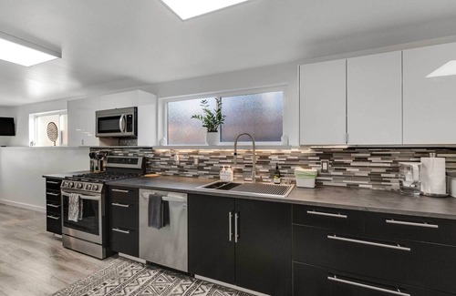 Education Hill Apartment | Dog-Friendly Redmond Area Home with Fenced Yard!