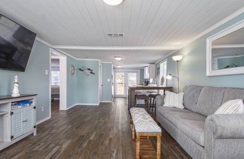 Parker House | DOG Friendly ! Renovated house in East Panama City, near Tyndall AFB & PCB,