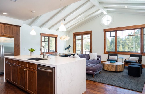 Truckee House | Dog-Friendly Residence on Gray's Crossing Golf Course w/Private Hot Tub!