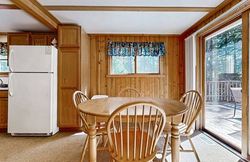 Eagle River House | Dog-Friendly Retreat Near Trails & Lake with Full Kitchen, Central AC, & WiFi