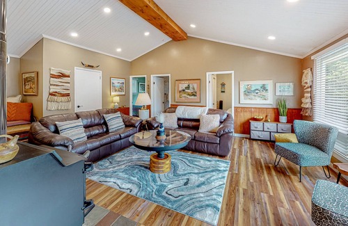Rushville Cottage | Dog-friendly retreat with close beach access, wood stove, deck, firepit, & AC