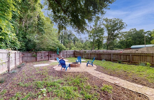 East Durham House | Dog-friendly retreat with a firepit, patio, washer/dryer, & AC