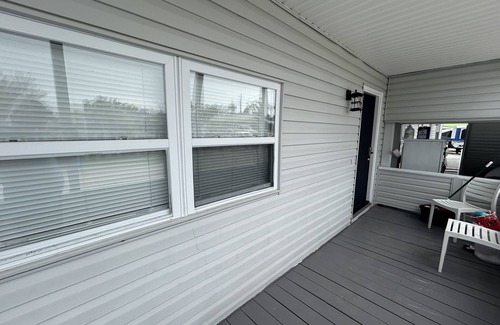 Mid Island Condo | 🐾 Dog Friendly, Spacious Beach Retreat, only Steps to Sugary Sand, Conveniences and all the Fun!