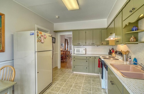 Salida House | Dog Friendly- Salida Bungalow - Cute In-Town Home!