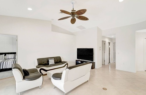 Rotonda Lakes House | Dog-friendly single-story home with heated private pool, lanai, firepit & golf