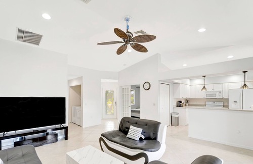 Rotonda Lakes House | Dog-friendly single-story home with heated private pool, lanai, firepit & golf