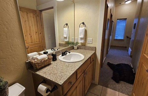 Bear Hollow Village House | Dog-friendly ski chalet-inspired townhouse with gas fireplace plus fitness room