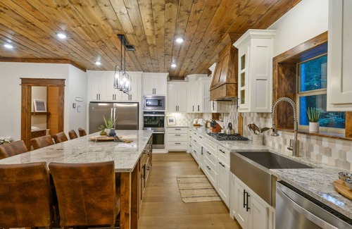Broken Bow Cabin | Dog-Friendly, Tons of games! Lakefront to our fully stocked lake!
