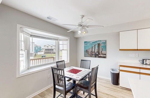 Buxton House | Dog-friendly townhouse with pool access, washer/dryer, fast WiFi, AC & ocean view