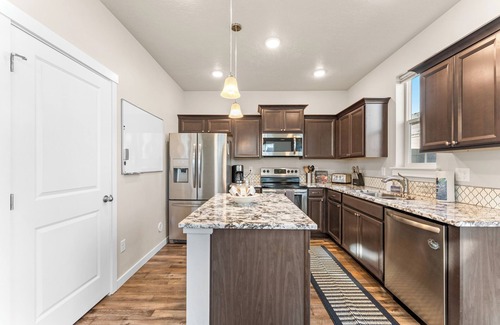 Southwest Ada County Alliance House | Dog Friendly Treasure Valley Retreat 3 bds 2.5 bth