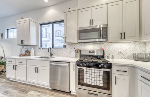 Highland Condo | Dog-friendly, two story condo w/deck and outdoor dining area -near downtown