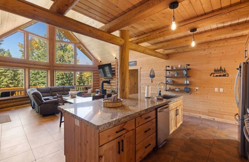 Meadow View Heights Cabin | Dog-friendly log cabin with game room and fire pit