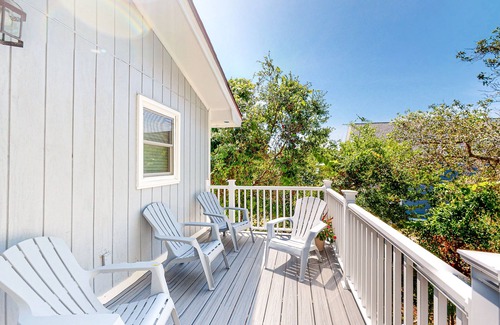 Atlantic Beach House | Dog-friendly home near the ocean with central AC, WiFi, & washer/dryer