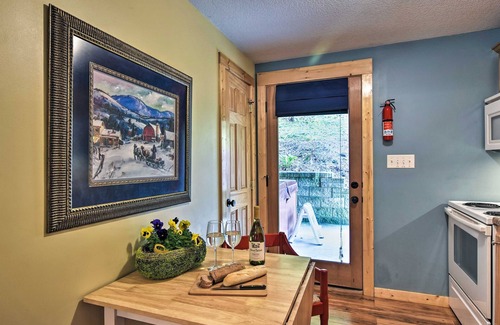 Weaverville Cabin | Dog-Friendly Weaverville Cabin Hot Tub & Fireplace