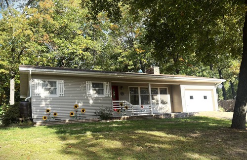 Bella Vista House | Dog Friendly with Trail Access to Bike Trails, Lakes, Waterfalls, MTB & Golf