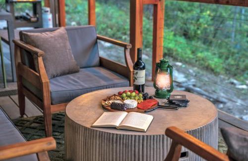 Jamestown House | Dog Friendly, Year Round, Creekside Cabin, Hot Tub, 6 Acres