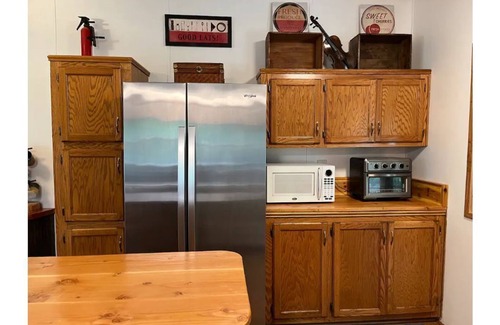 Mauston House | Dogs Welcome! Lake House. Close to Dells!