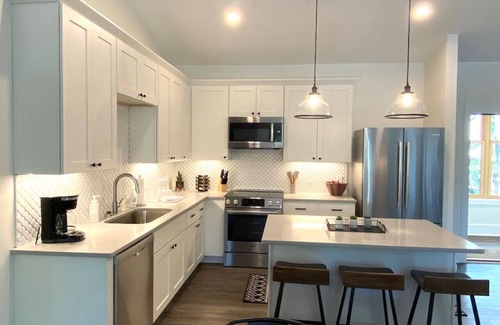 Blowing Rock Apartment | Dogwood on Main St, Downtown Blowing Rock, Balcony, Parking