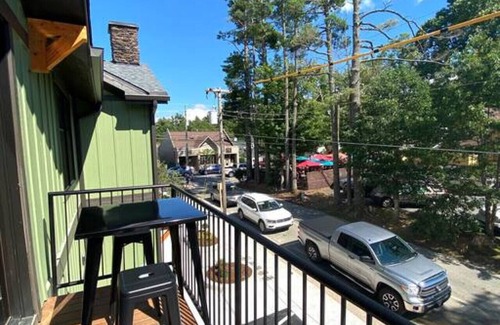 Blowing Rock Apartment | Dogwood on Main St, Downtown Blowing Rock, Balcony, Parking