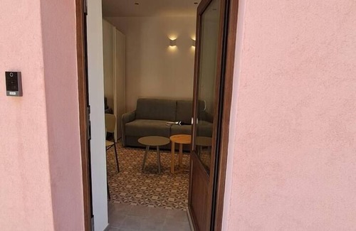 Isnello Apartment | Dolce-Giardino Studio, Cosy Retreat in Scenic Isnello
