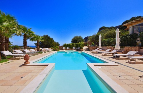 Levanzo Villa | Dolcevita - KlabHouse 11BDRM w/Pool and SPA