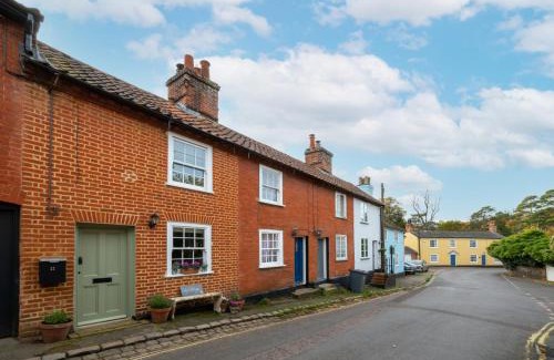 Martlesham Heath House | Dolly Cottage