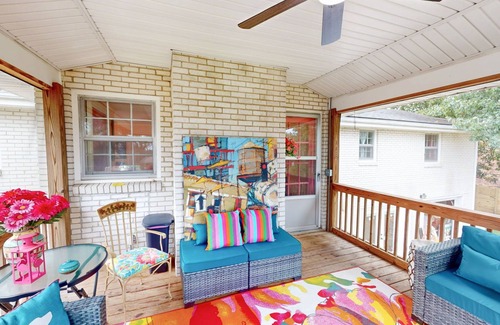 Hendersonville House | DOLLY DREAM HOUSE featuring Dolly Parton, Taylor Swift, Johnny Cash & Nashville