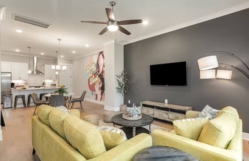 Whitebridge House | Dolly's Hideaway 13-Dazzling Dolly House-Sleeps 8