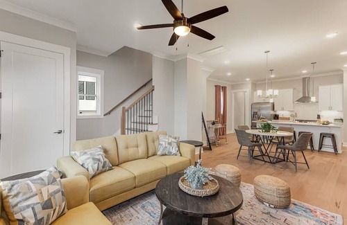 Whitebridge House | Dolly's Hideaway 13-Dazzling Dolly House-Sleeps 8