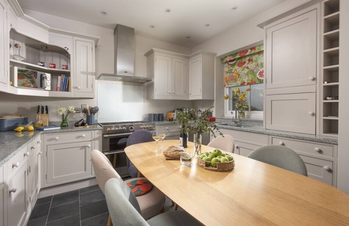 Fowey Apartment | Dolly's Plaice - a cottage that sleeps 4 guests in 2 bedrooms