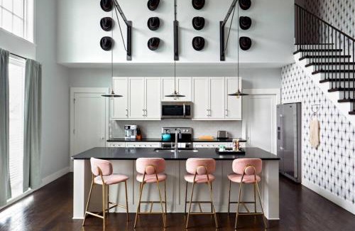 Nashville House | Dollys 9 to 5