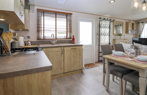 Eastbourne Cottage | DOLLYS DELIGHT, family friendly, country holiday cottage in Pevensey