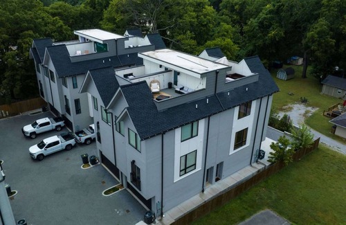 Nashville House | Dolly’s Disco – Stylish 2 BDR