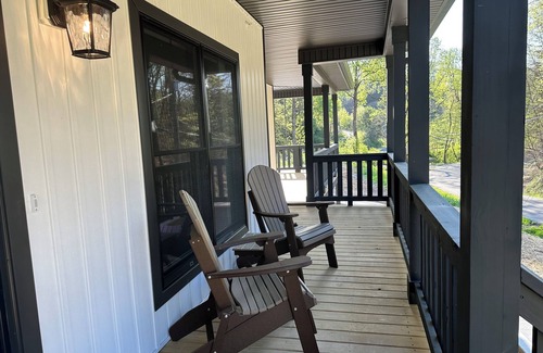 Pigeon Forge Cabin | Dollywood Vacation Walk to Dollywood Amusement and Waterpark! Fireworks View!