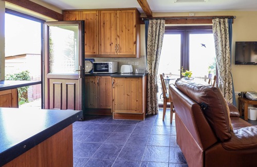 Dolphin Cottage | DOLPHIN BACH, pet friendly, character holiday cottage in Dolphin