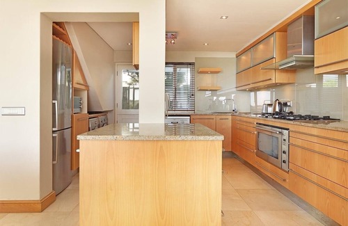 Bloubergstrand Apartment | Dolphin Beach E5 - Three Bedroom Apartment, Sleeps 6