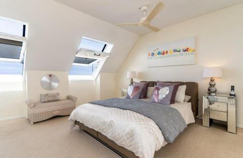 Bloubergstrand Apartment | Dolphin Beach Penthouse