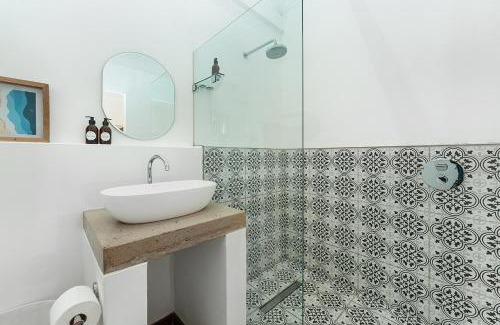 Umhlali Apartment | Dolphin Coast Doll House - quaint cottage close to the beach!