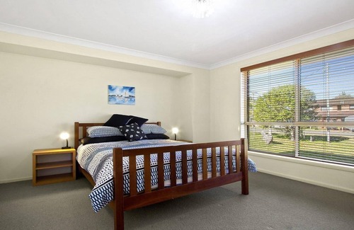 Callala Beach Cottage | Dolphin Cottage - 380m stroll to Callala Beach