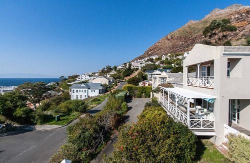 Simon's Town House | Dolphin Cottage with Amazing Views
